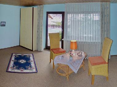 Schlafzimmer 2 /  idyllischer Sitzplatz,  ruhig u. diskret, direkter Zugang zur Terrasse