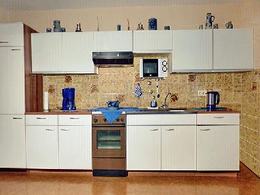 Wohnspeiseraum 17m� kompl. K�Zeil. Ist modern u, funktional ausgestattet