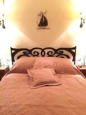 Schalfzimmer Bett 160x200, Babybett und Extrabett auf Anfrage