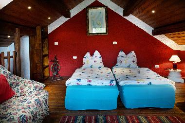 Schlafzimmer mit 2 Betten - 2. Etage