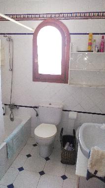 Bad mit Waschmaschine und Bidet