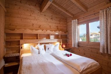 Schlafzimmer im Ferienhaus L�rche im Hotelgarten