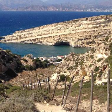 Matala -Pitsidia-H�hlen-Ausgrabungen-Strand