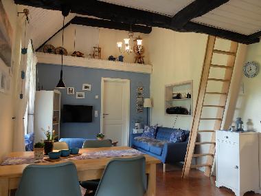 das ger�umige und sonnige Wohn- und Esszimmer