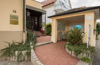 Hauseingang Haus Knigin Luise und zur Ayurvedapraxis