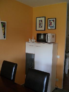 Geschirrschrank bei der Essecke