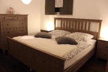 Schlafzimmer mit Doppelbett