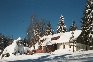 Winteransicht mit Garten