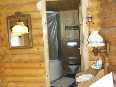 Dirndl Badezimmer, Dusche, WC, Waschbecken