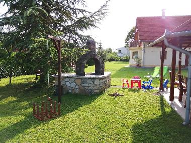 Garten mit Grill, und Spiele f�r die ganze Familie