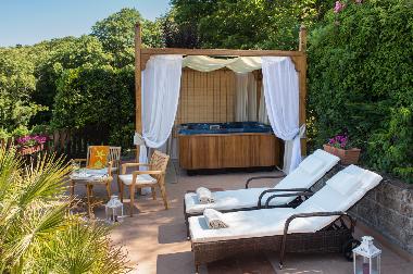 Wellness Ferien in Haus mit Jacuzzi und Seeblick