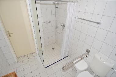 Dusche (ebenerdig)