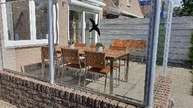 Terrasse mit entsprechenden Gartenmbel!